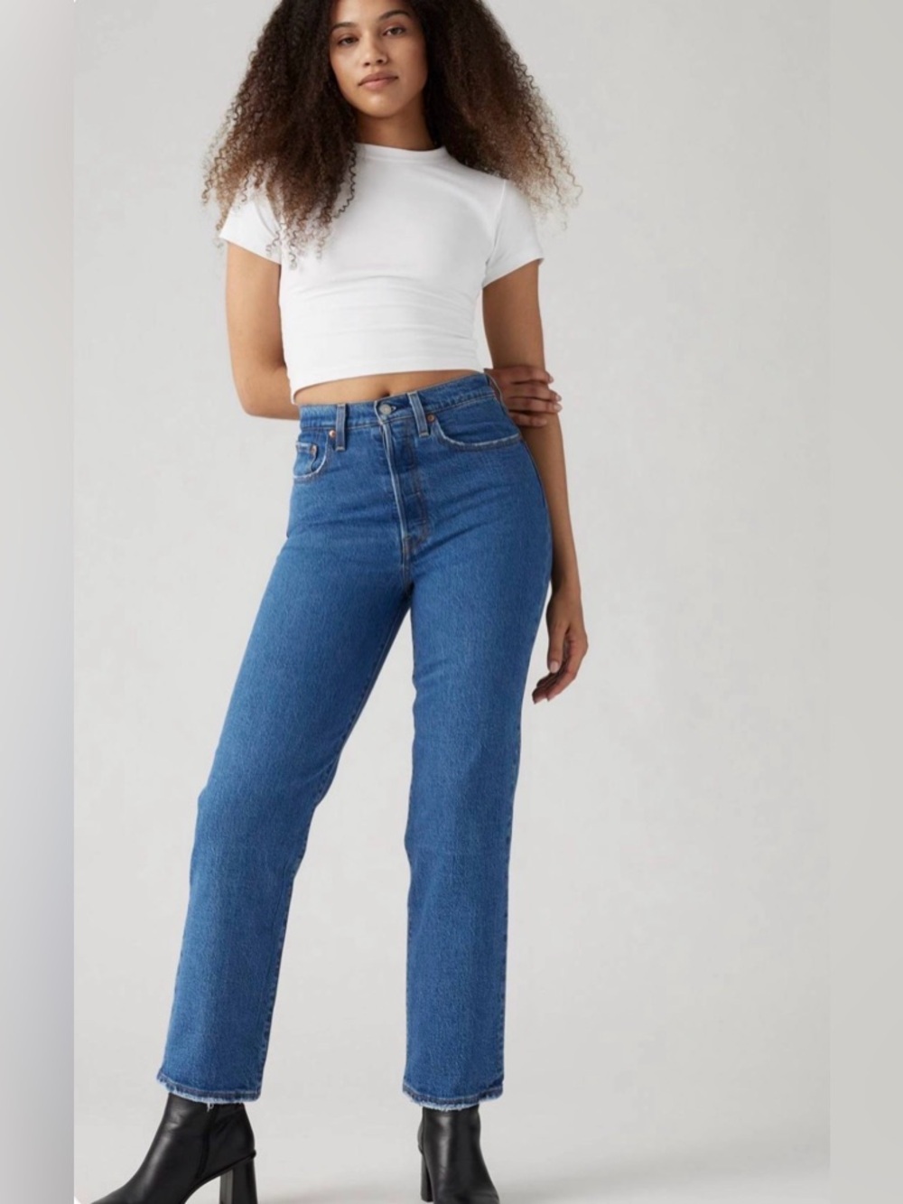 Levi’s High-Rise Straight Jeans in Blue